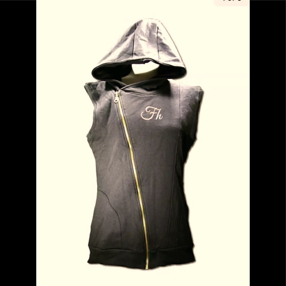 💥Foxhole Cap Women Tops Sweatshirt & hoodies Sleeveless Size :Medium 🛍🎉